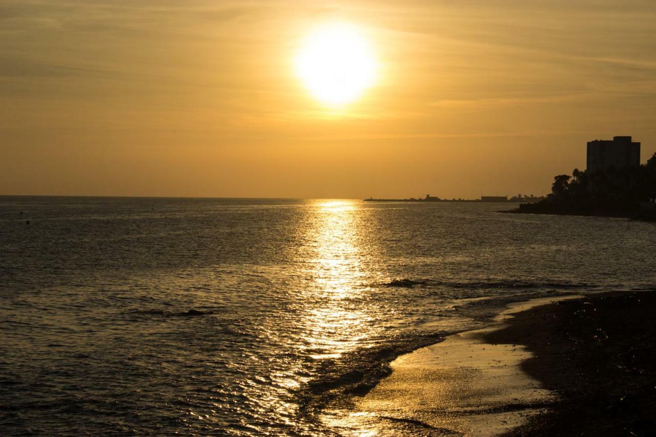 Apartment By The Beach Sitio de Calahonda Екстериор снимка